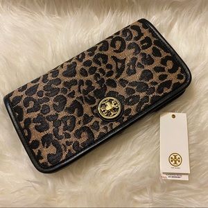 New Tory Burch Adalyn Leopard Clutch Crossbody